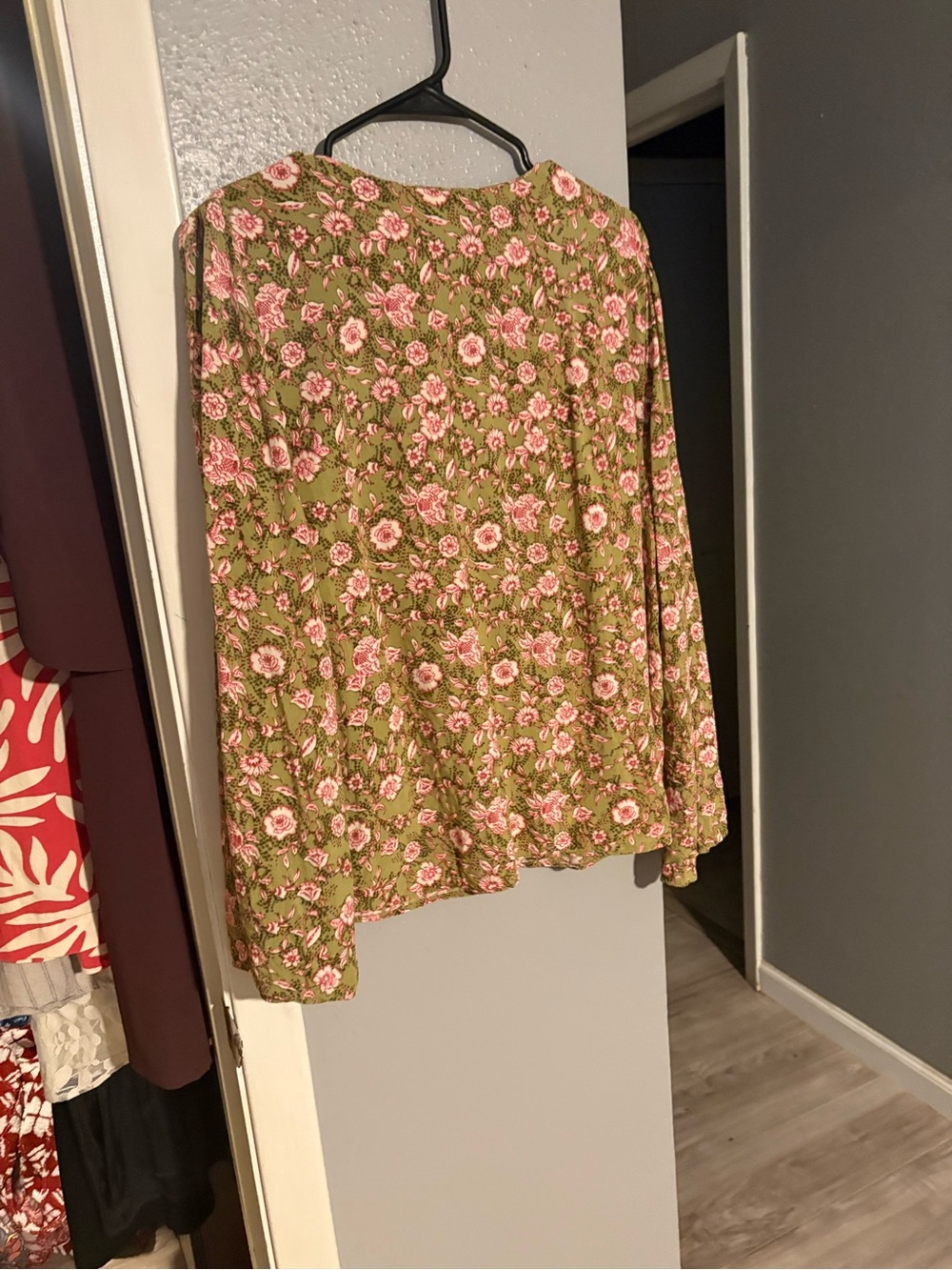Jessica Simpson Olive Green Floral Tie-Neck Blouse with Pink Roses - Picture 4 of 4
